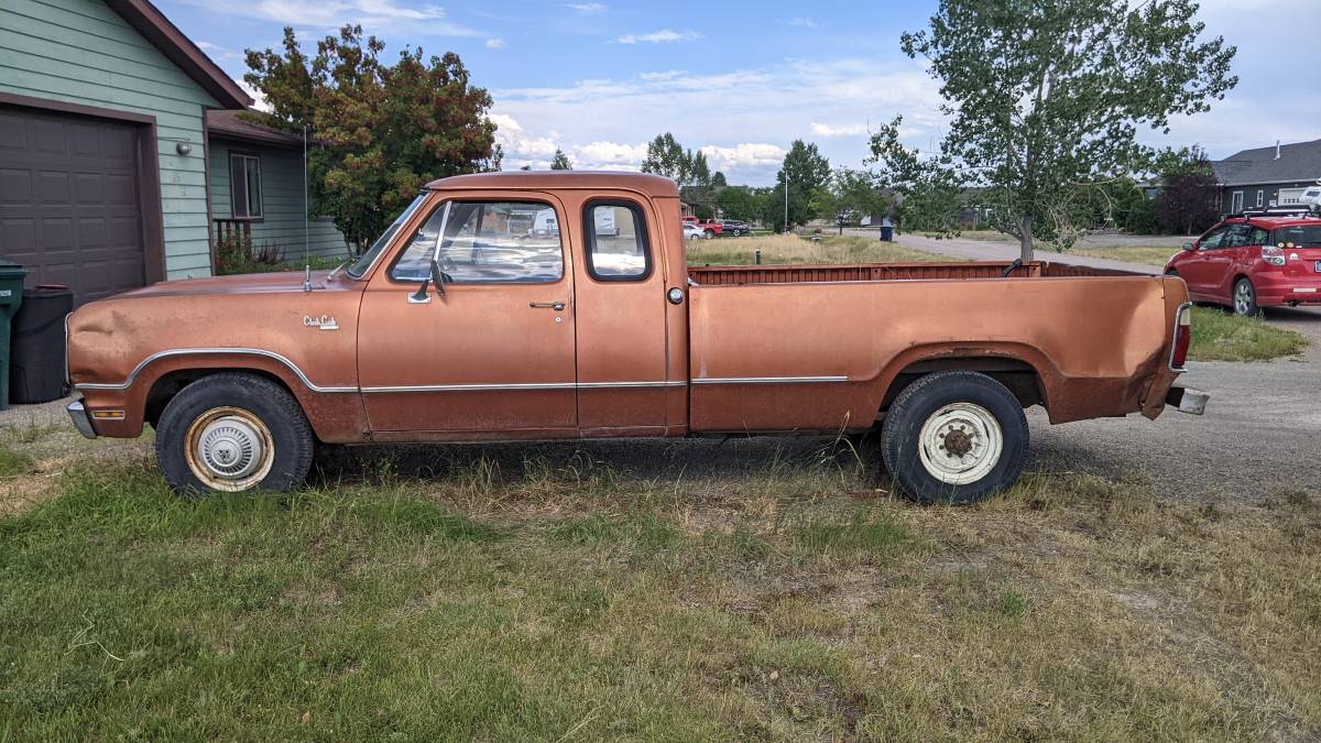 Dodge-d200-club-cab-1973-orange-2