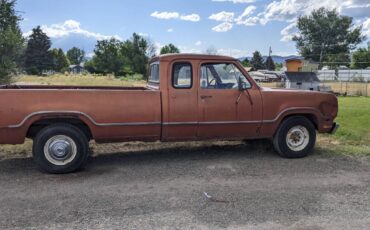 Dodge-d200-club-cab-1973-orange