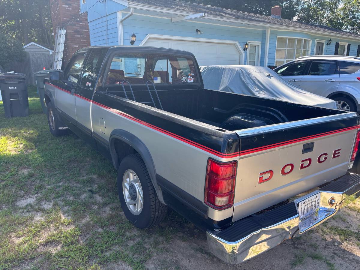 Dodge-dakota-le-1993-black-4