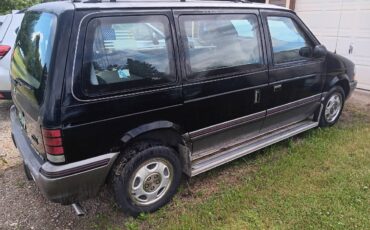 Dodge-grand-caravan-se-1991-black-1