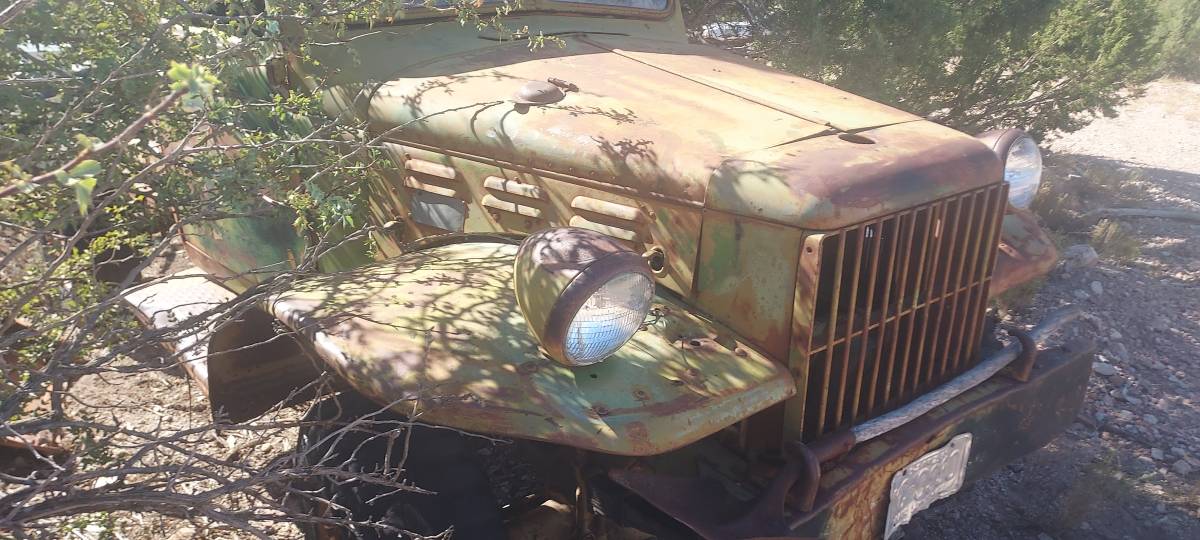 Dodge-power-wagon-1942-green-11