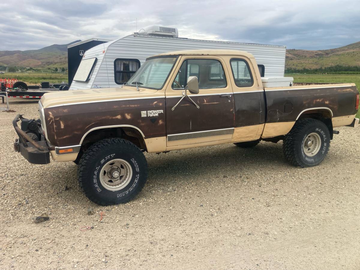 Dodge-ram-1500-1981-3