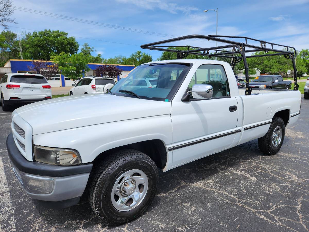 Dodge-ram-1500-slt-1995-white-1