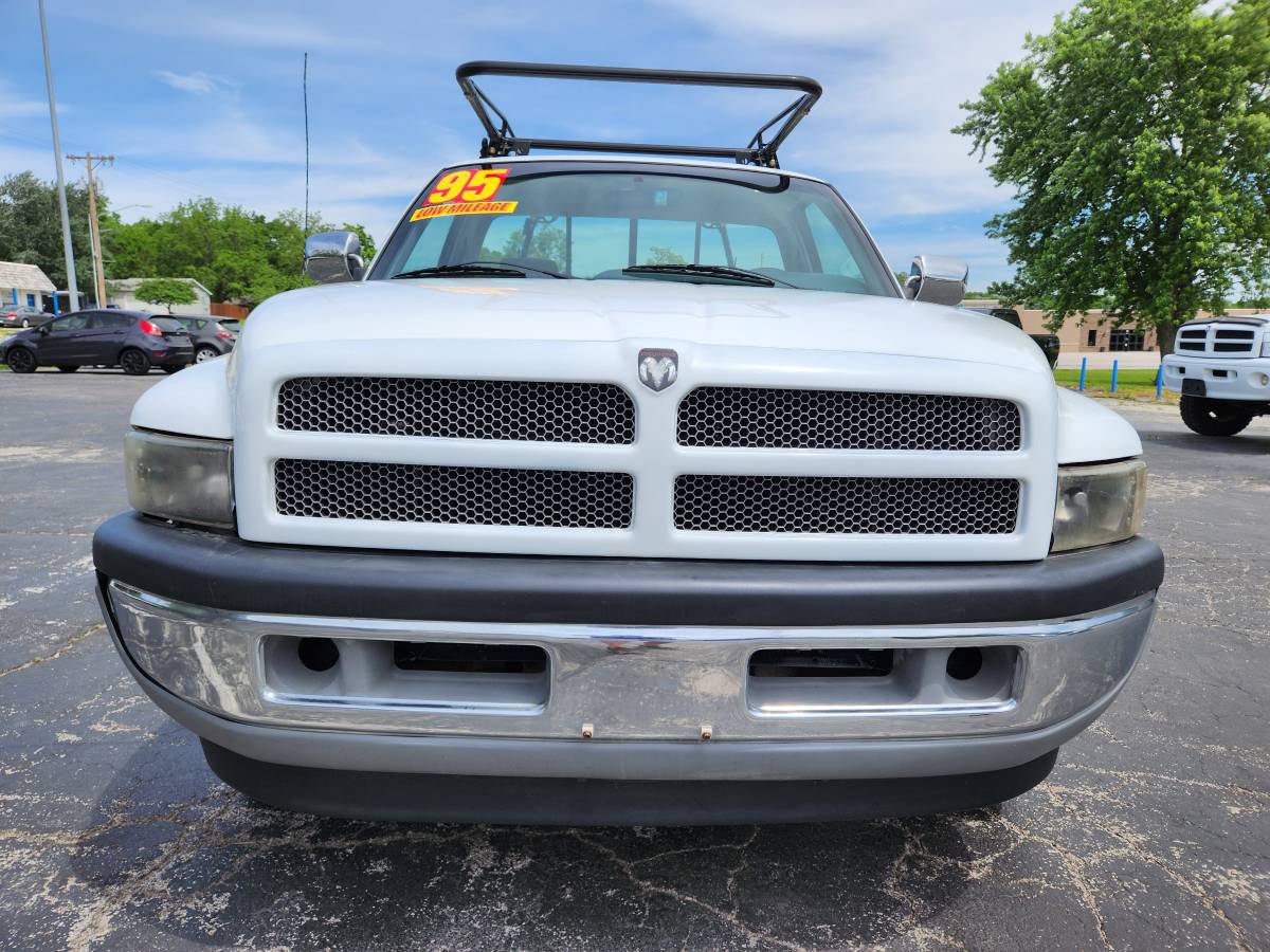 Dodge-ram-1500-slt-1995-white-4
