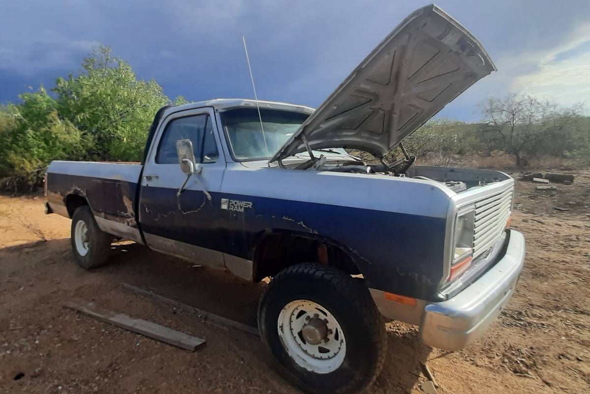 Dodge-ram-1986-blue-11