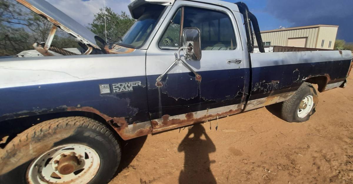 Dodge-ram-1986-blue-14