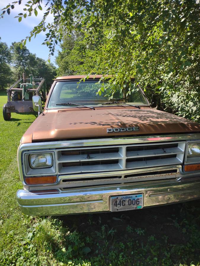 Dodge-ram-1986-brown-3