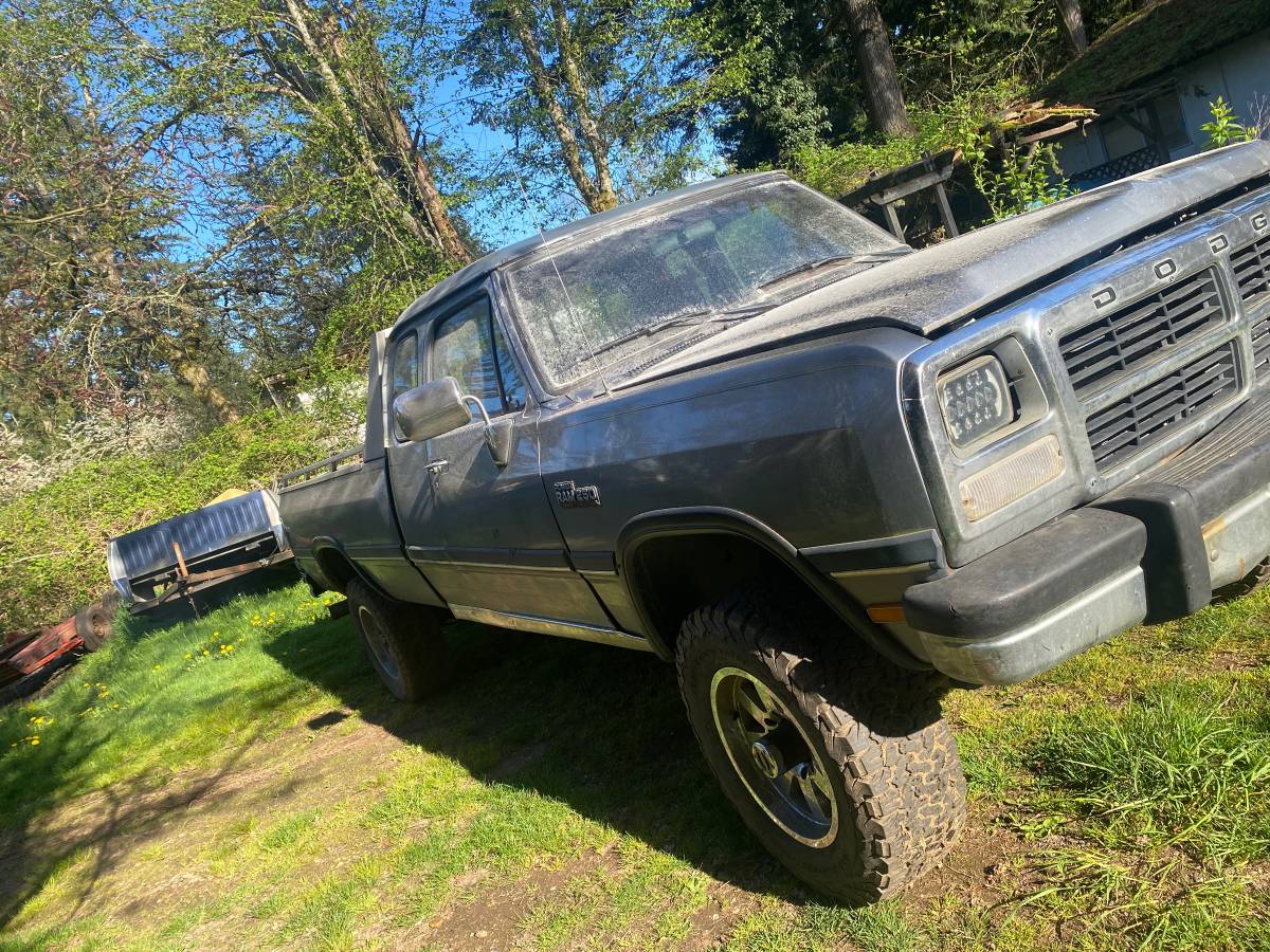 Dodge-ram-2500-diesel-1993
