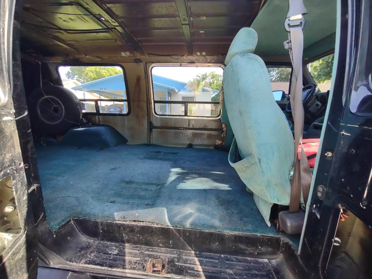 Dodge-ram-van-2500-1995-black-3