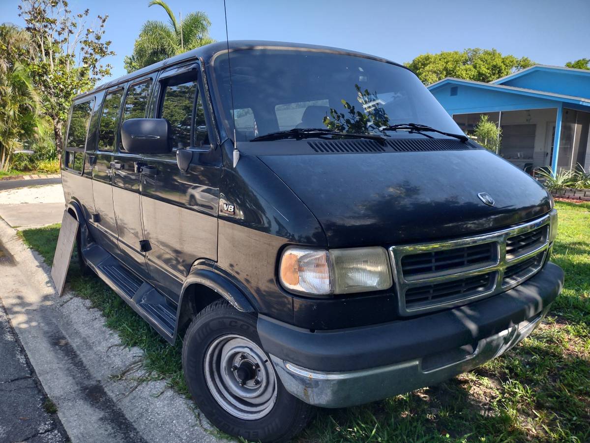 Dodge-ram-van-2500-1995-black-6