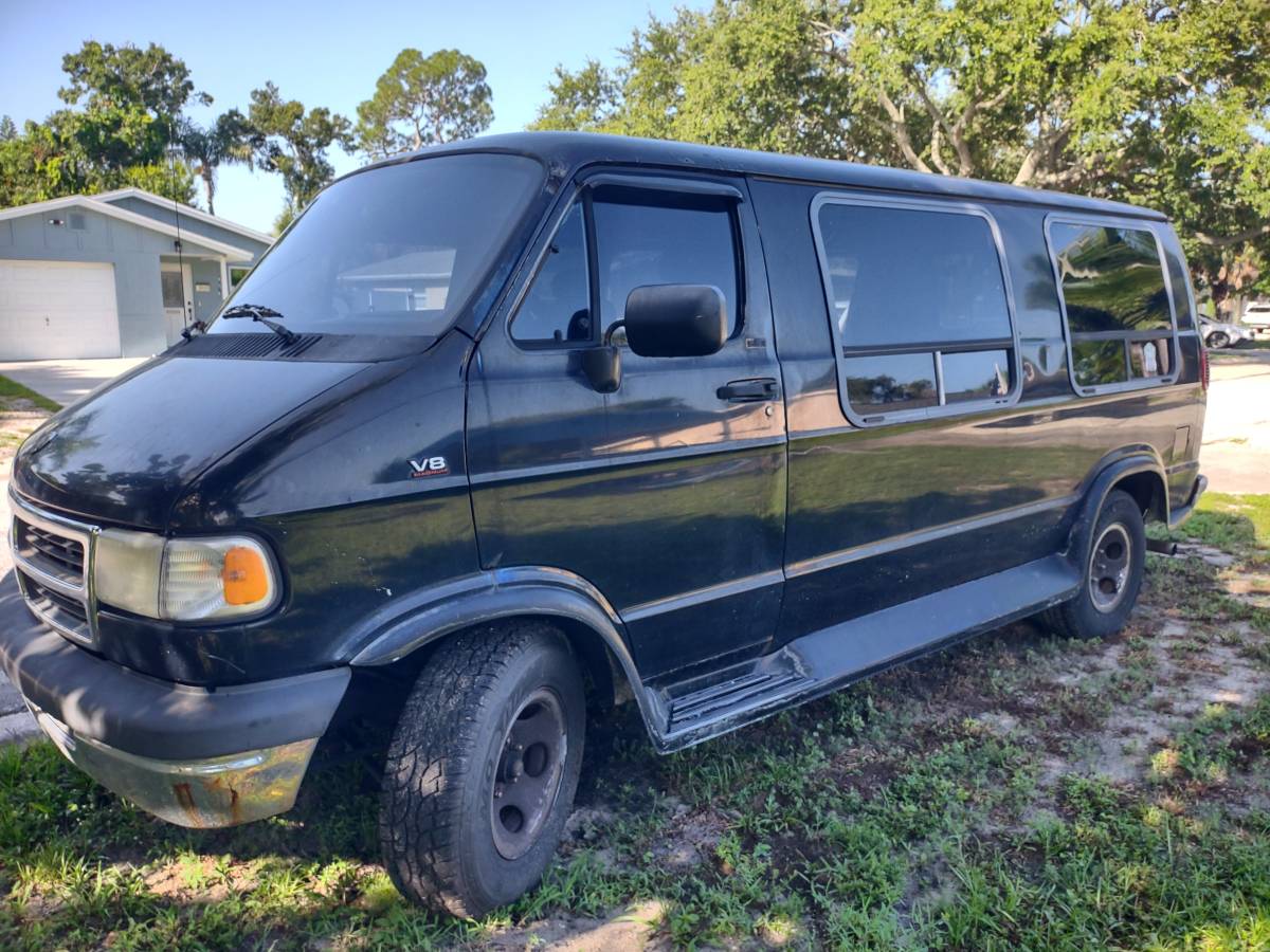 Dodge-ram-van-2500-1995-black