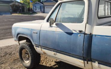 Dodge-w200-1978-white
