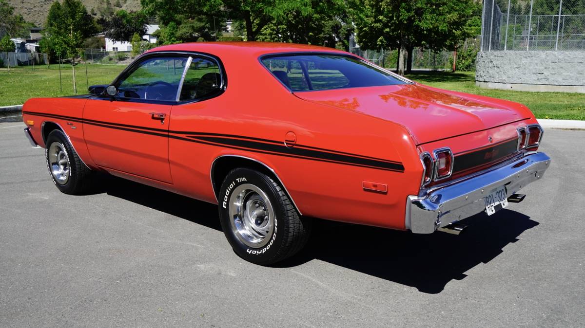Doge-dart-1974-red-1