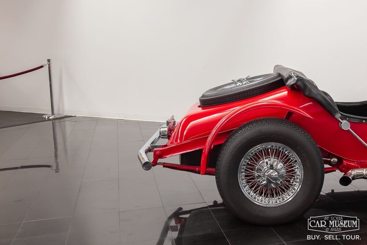 Excalibur-SSK-1966-Roadster-11