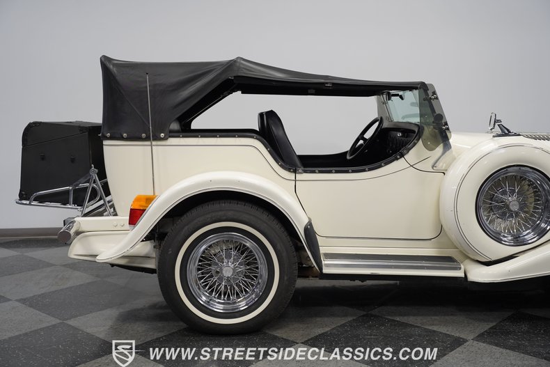 Excalibur-Series-3-1978-White-Black-27