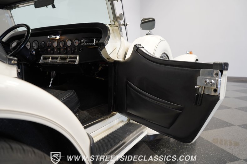 Excalibur-Series-3-1978-White-Black-5