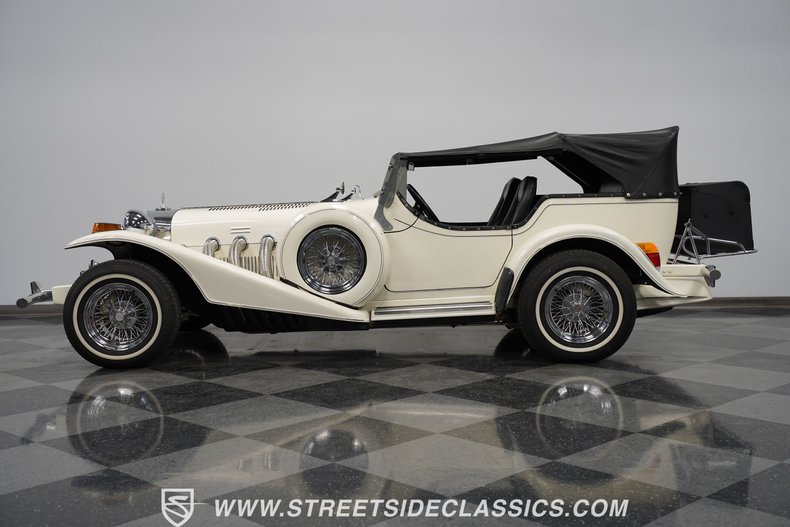 Excalibur-Series-3-1978-White-Black-7