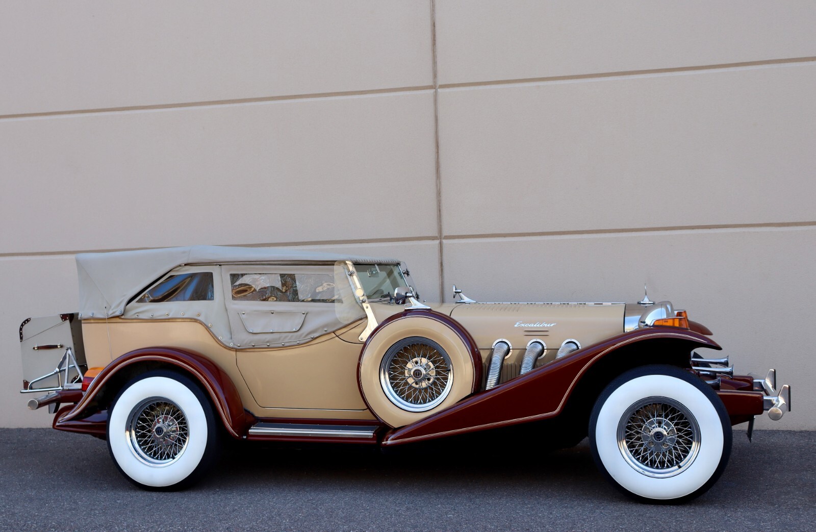Excalibur-Series-III-Phaeton-SS-1978-Convertible-2