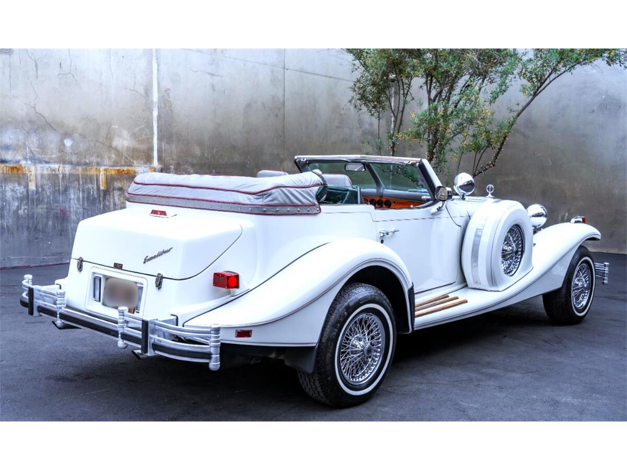 Excalibur-Series-v-phaeton-1986-White-Grey-11