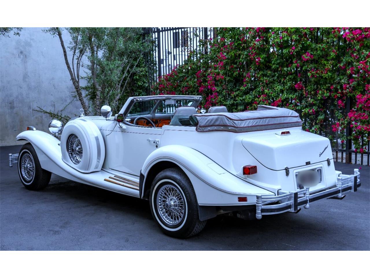 Excalibur-Series-v-phaeton-1986-White-Grey-13