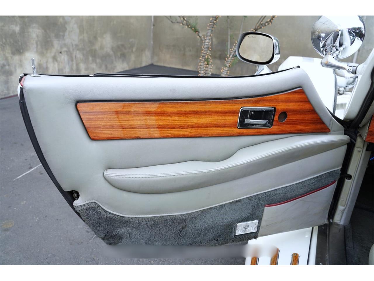 Excalibur-Series-v-phaeton-1986-White-Grey-3
