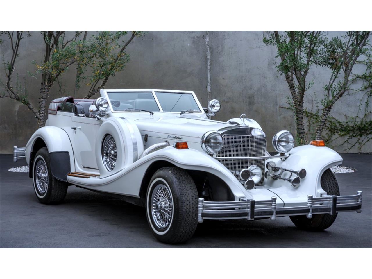 Excalibur-Series-v-phaeton-1986-White-Grey-9
