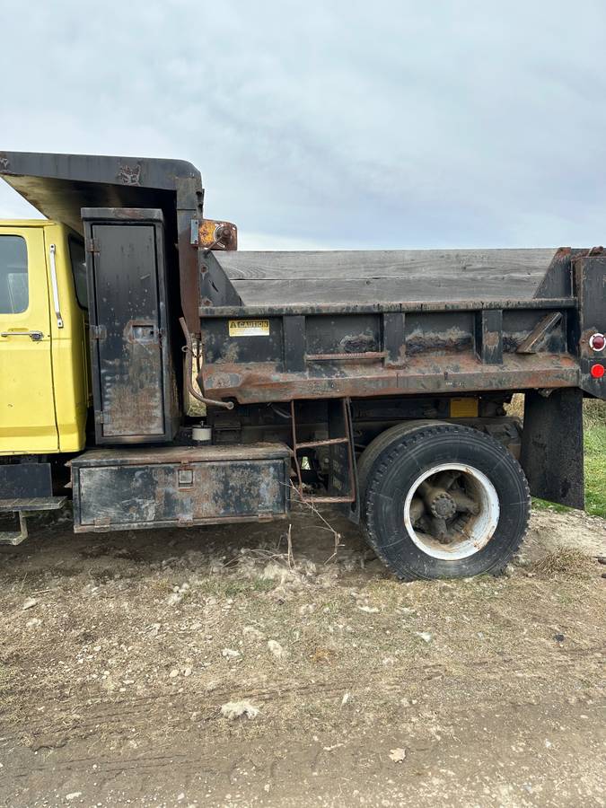 F700-diesel-1993-yellow-4