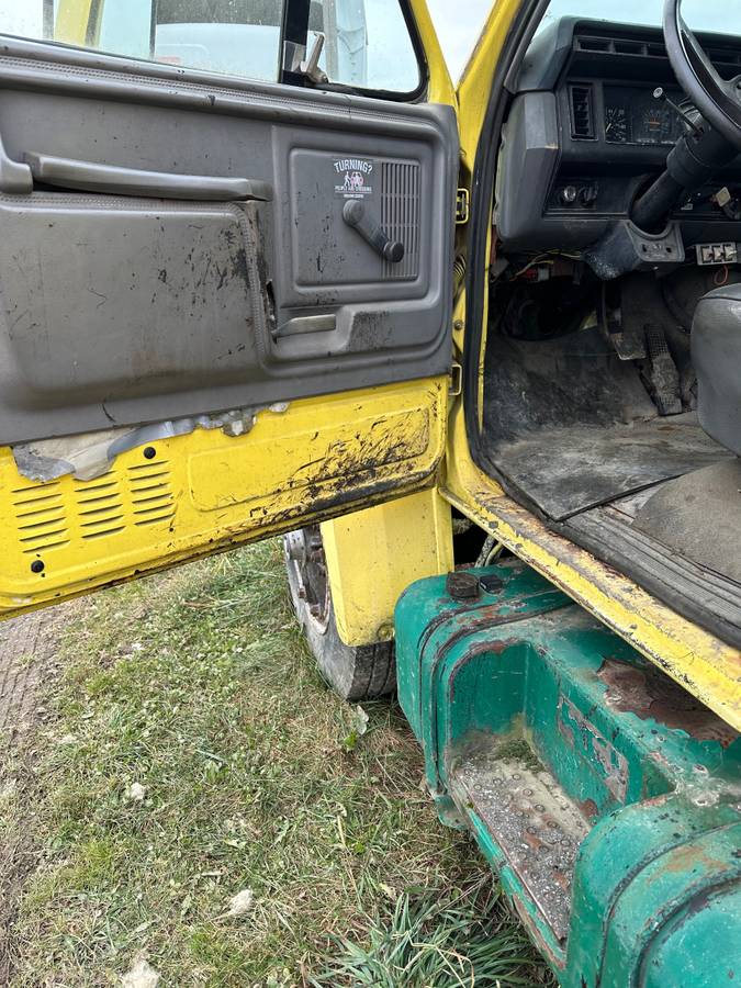F700-diesel-1993-yellow-6