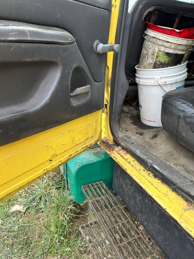 F700-diesel-1993-yellow-7