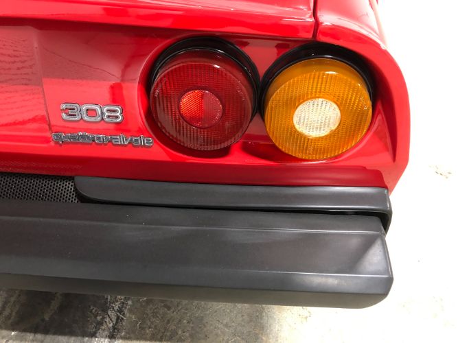 Ferrari-308-gts-1985-Red-Black-Leather-10