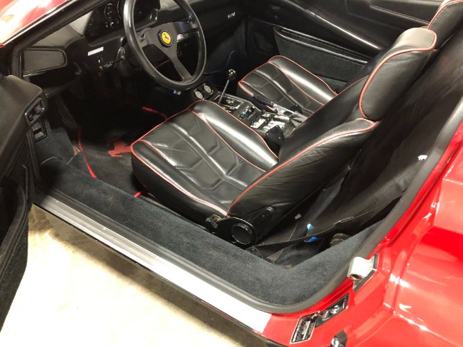 Ferrari-308-gts-1985-Red-Black-Leather-11