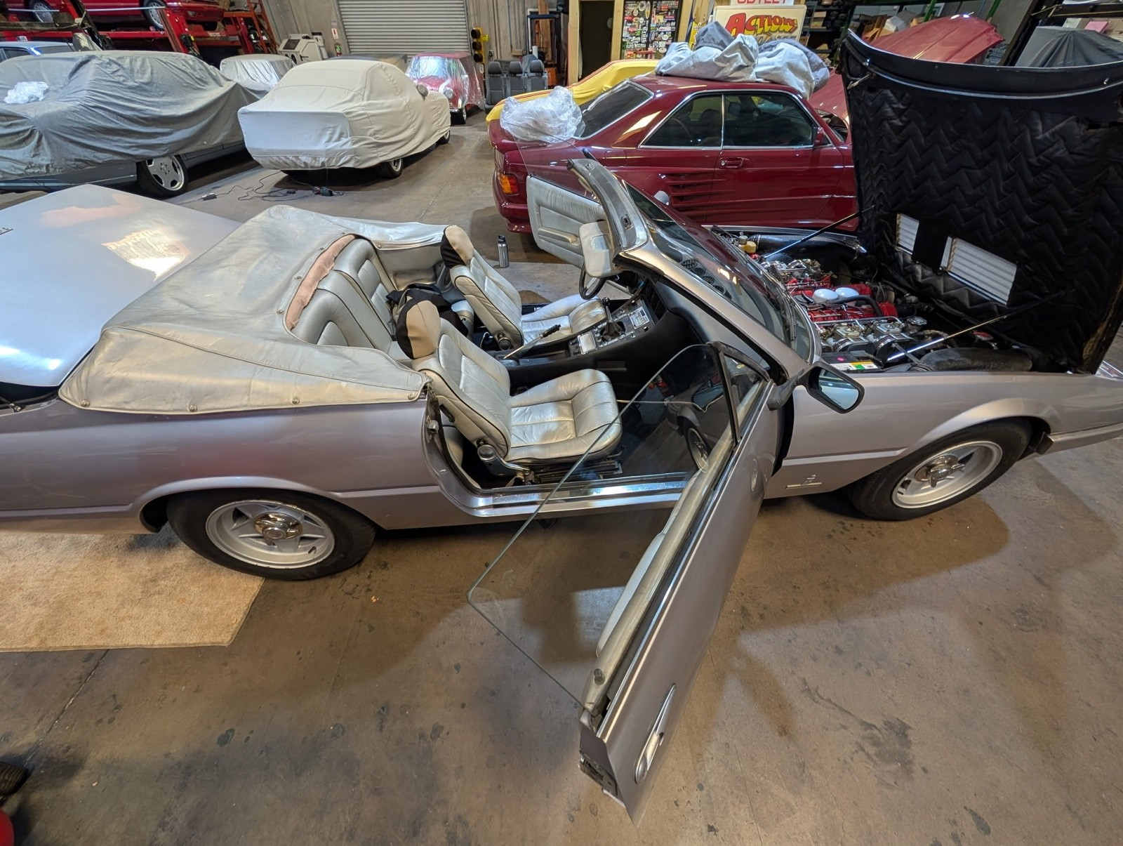 Ferrari-365-GT4-22-1974-Convertible-18