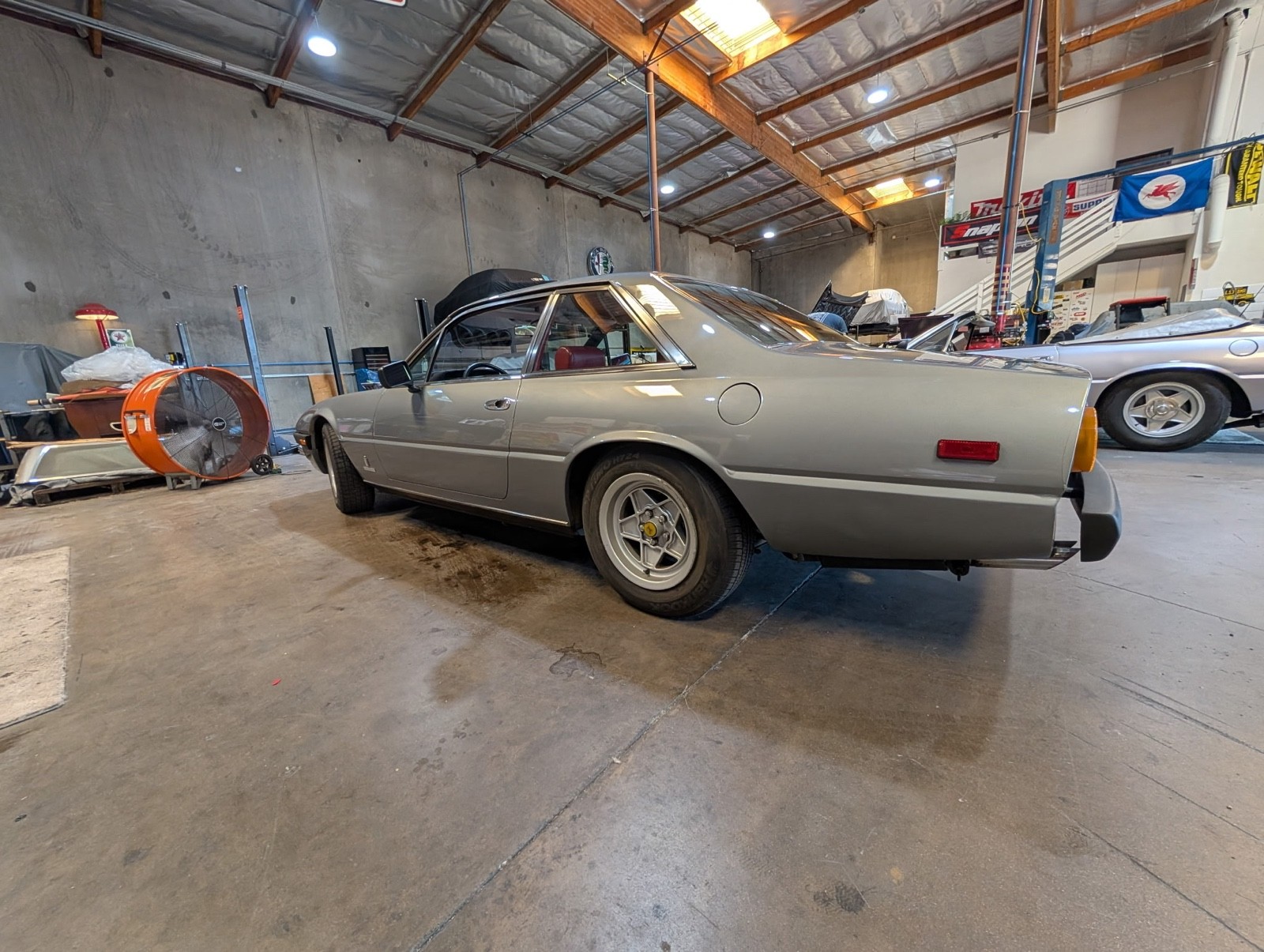 Ferrari-400i-Automatic-1979-Coupe-6