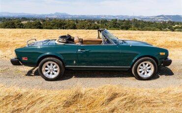 Fiat-124-1977-Green-Brown-1