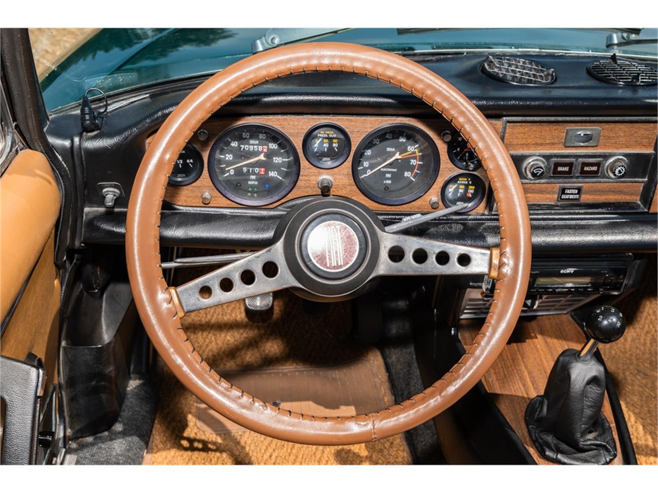 Fiat-124-1977-Green-Brown-22
