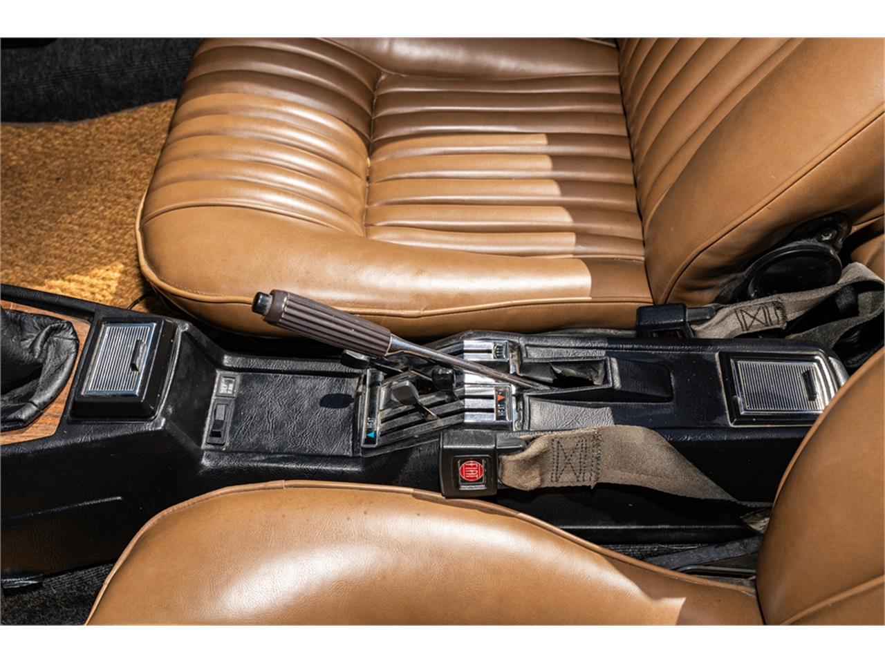 Fiat-124-1977-Green-Brown-25