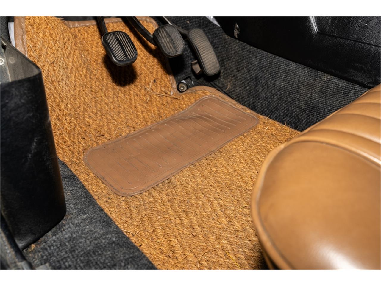 Fiat-124-1977-Green-Brown-27