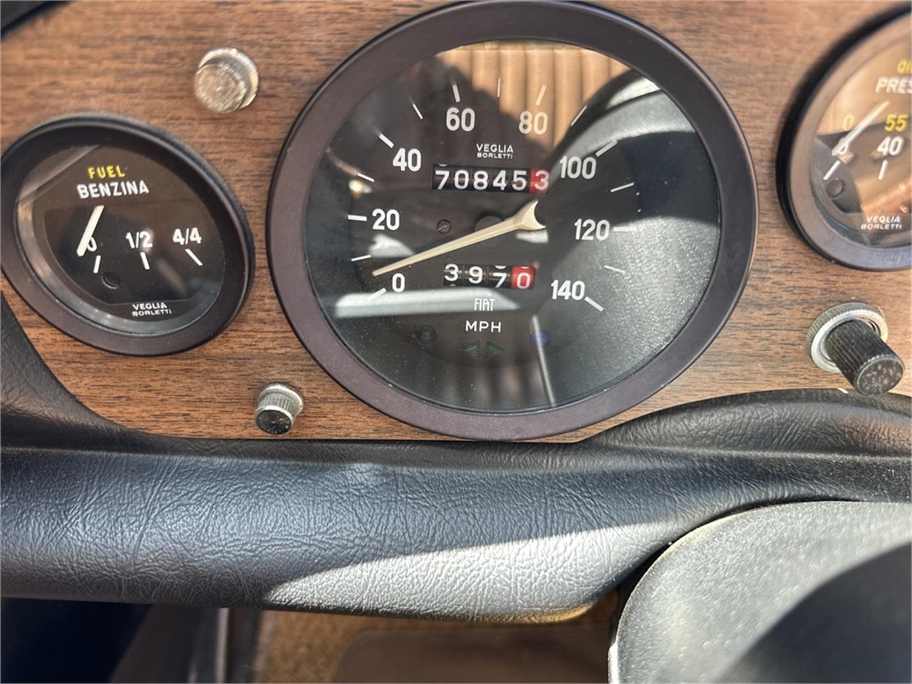 Fiat-124-1977-Green-Brown-72
