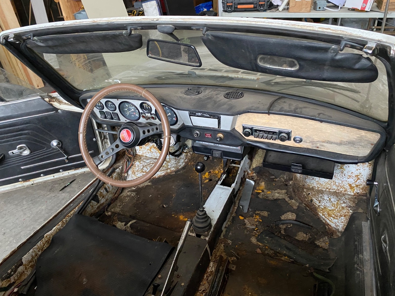 Fiat-124-Spider-1972-Convertible-4