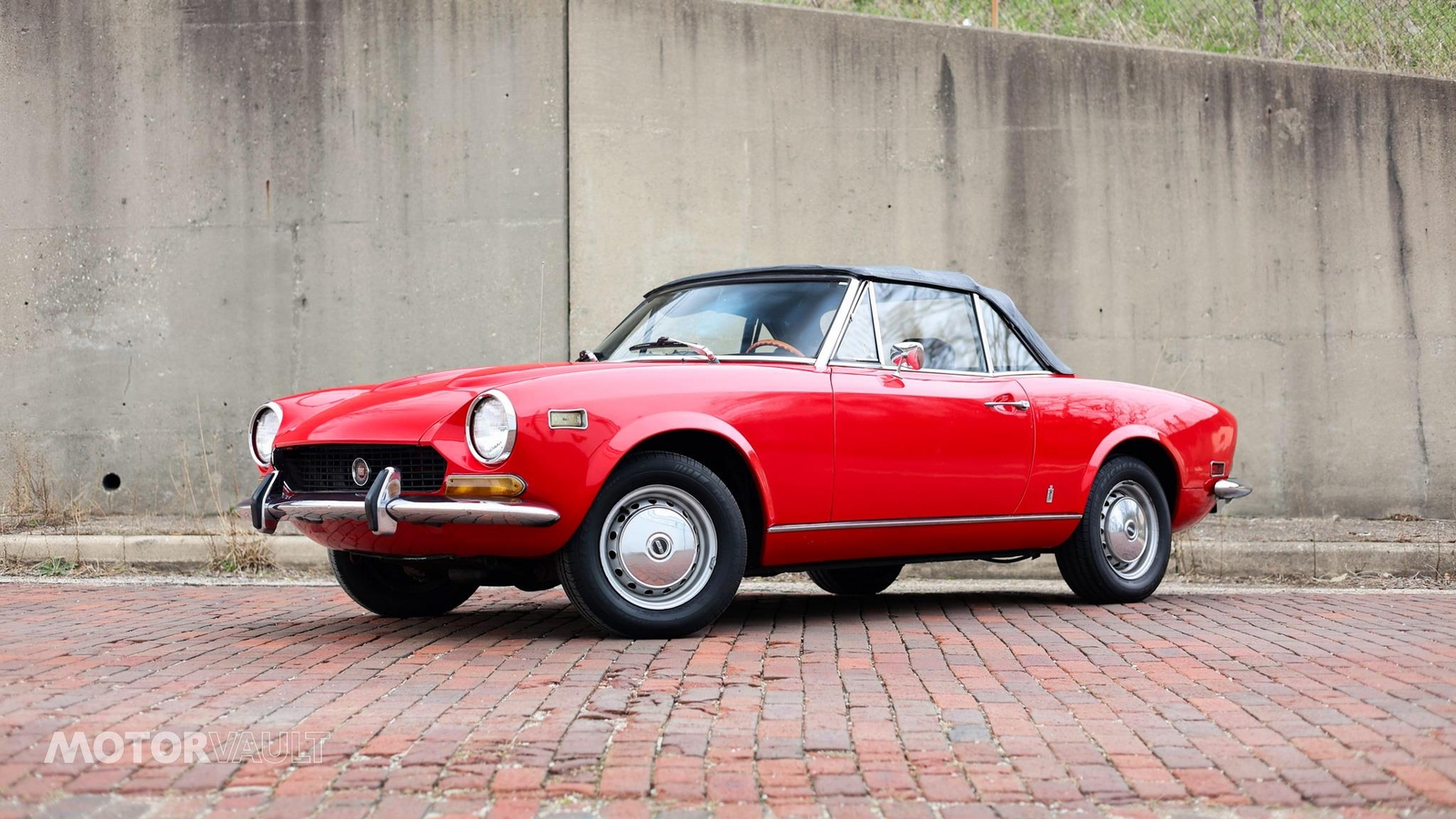 Fiat-124-Spider-1973-1