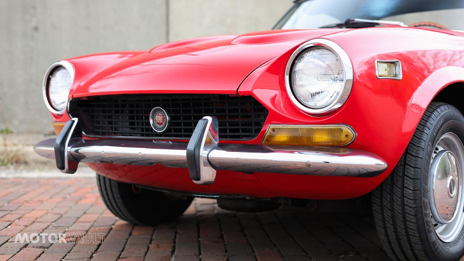 Fiat-124-Spider-1973-20