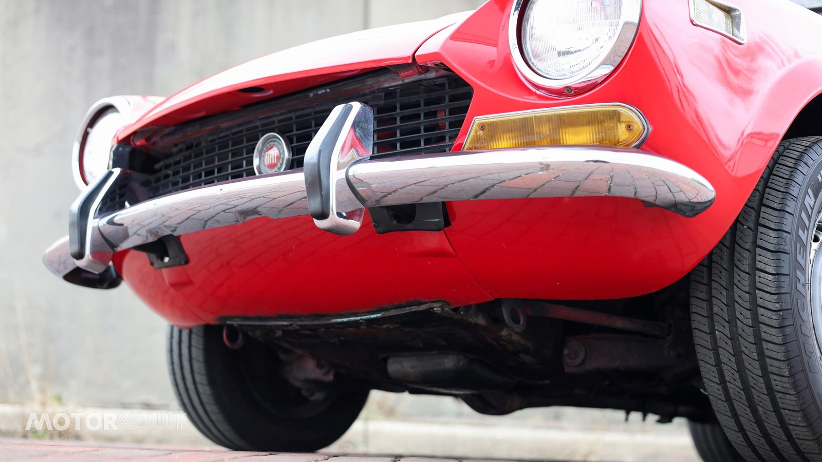 Fiat-124-Spider-1973-23