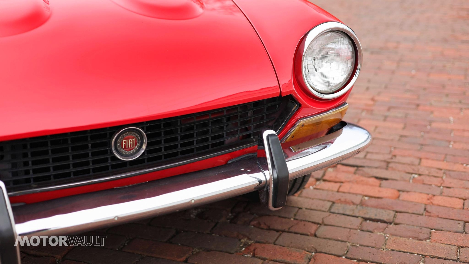 Fiat-124-Spider-1973-28