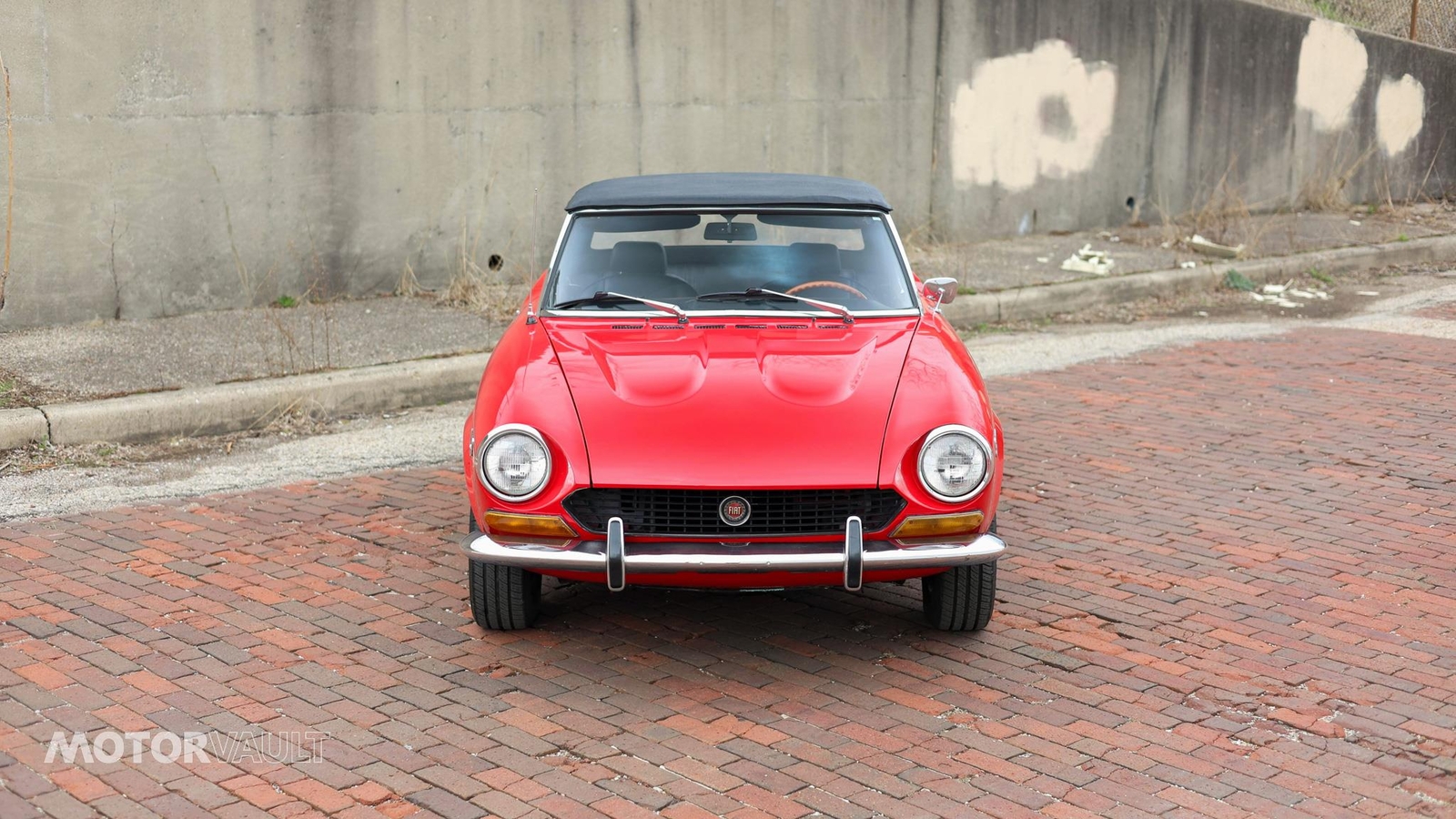 Fiat-124-Spider-1973-3