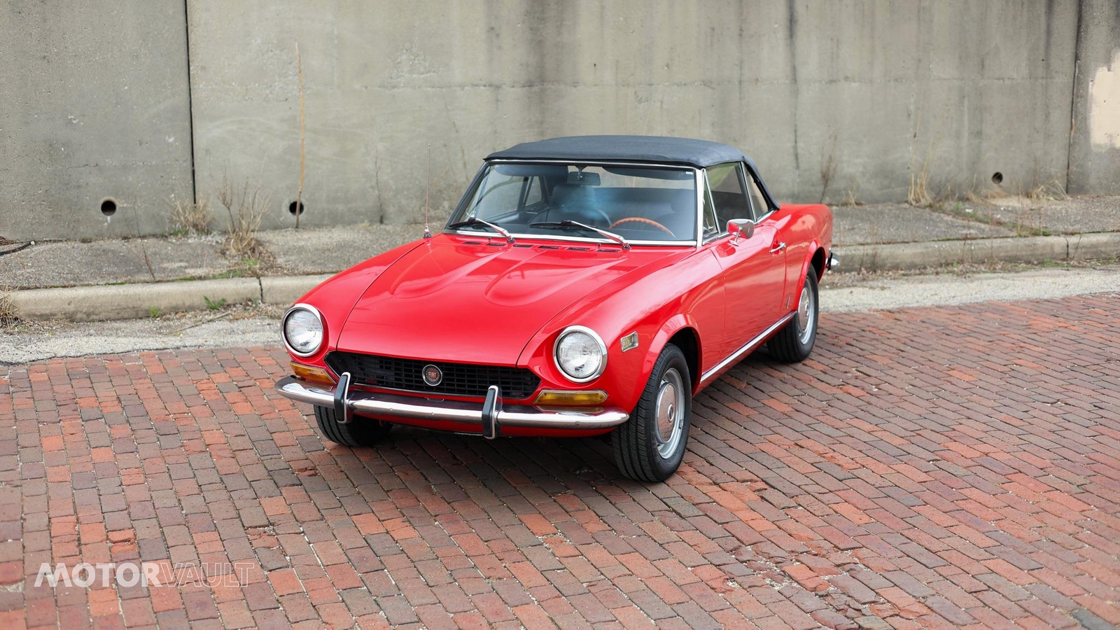 Fiat-124-Spider-1973-5