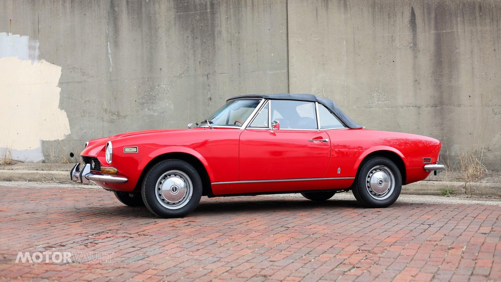 Fiat-124-Spider-1973-8