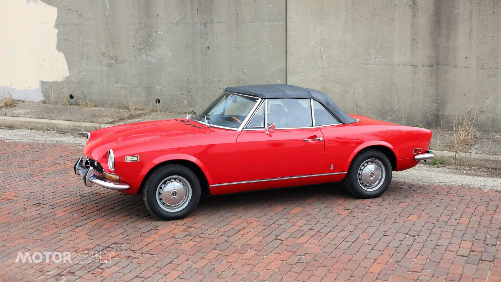 Fiat-124-Spider-1973-9
