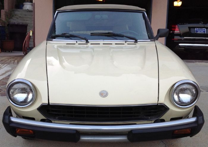 Fiat-124-spider-1979-Beige-Tan