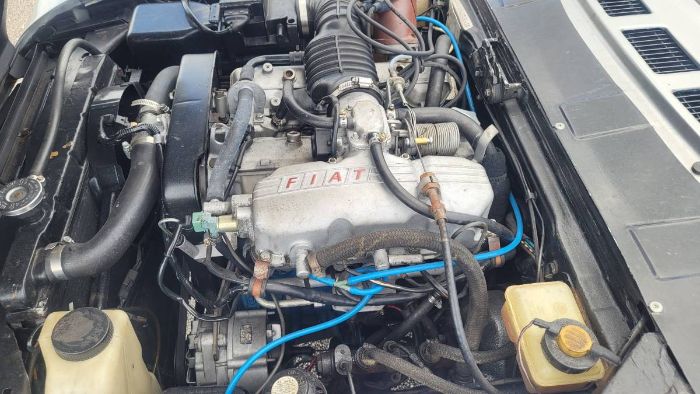 Fiat-124-spider-1981-2
