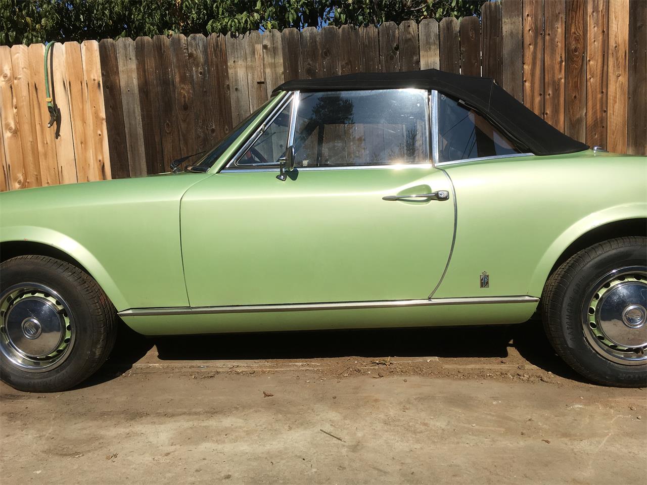 Fiat-124-sport-spider-cs-1972-Yellow-Black-6